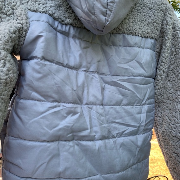 Sherpa Jacket by brand Reset - Picture 4 of 6